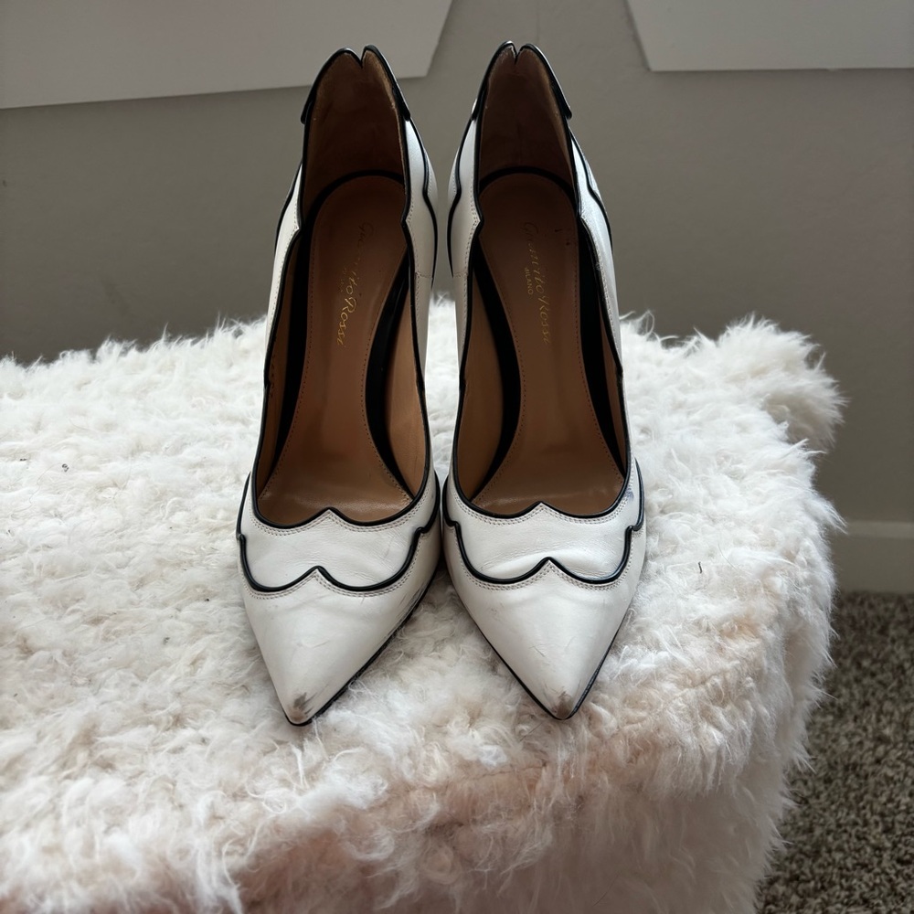 Gianvito Rossi White and Black Heels scalloped bonnie western stilettos - Picture 12 of 13